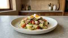 Ensalada campera de papa con atún: fresca, completa y con vinagreta fácil