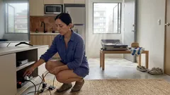 Qué desconectar antes de salir de vacaciones para ahorrar luz y viajar tranquilo