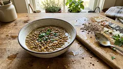 Lentejas enteras y con buen caldo: guía rápida para cocerlas sin que se revienten